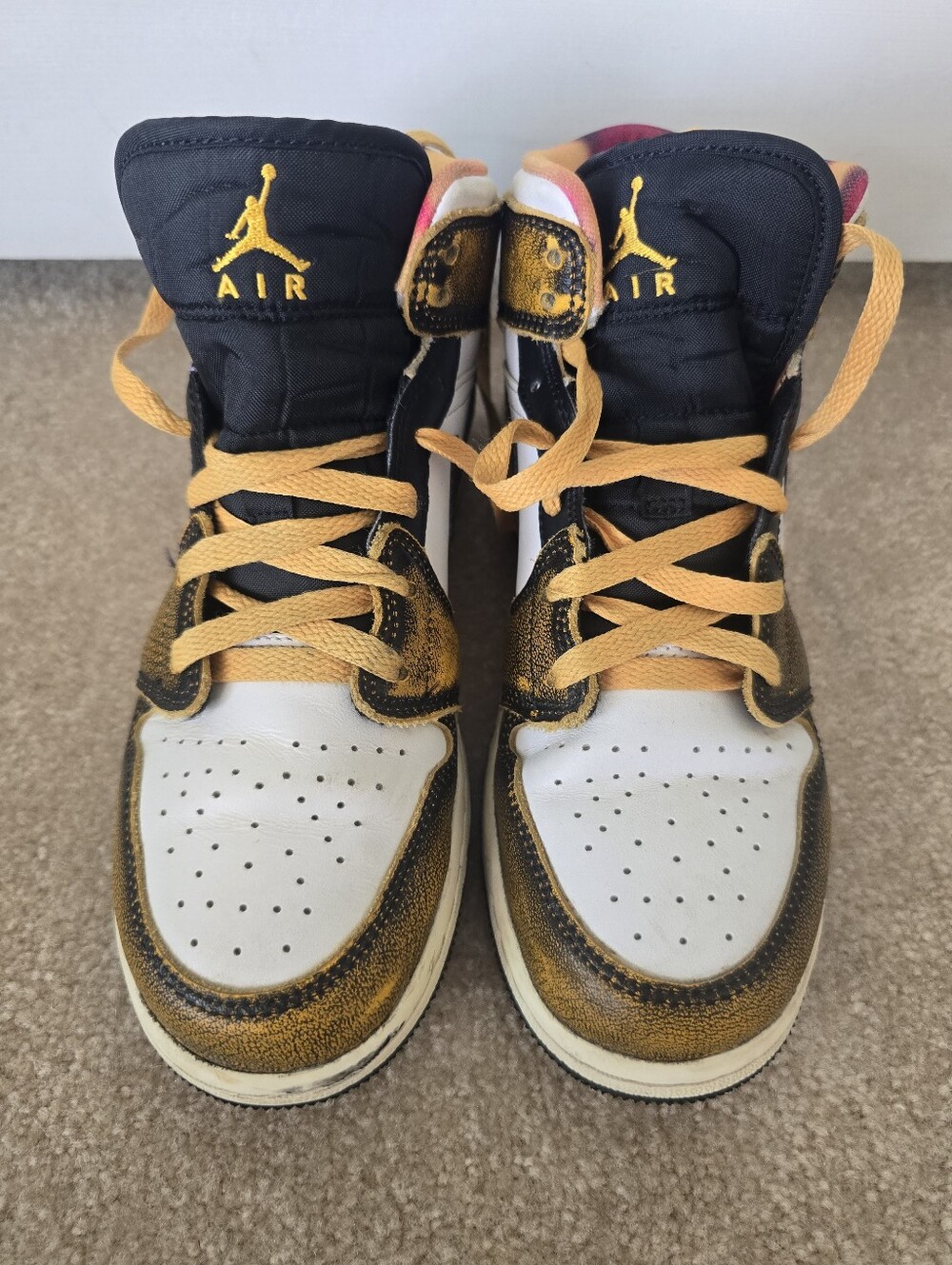 Jordan 1 Mid SE Orange